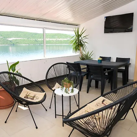 Orange Horizon * Neum