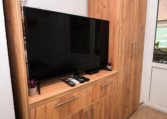 Orange Horizon * Neum