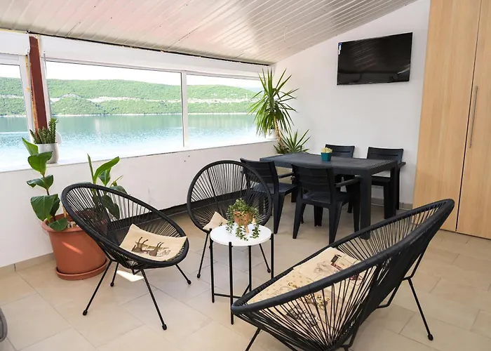 Orange Horizon * Neum